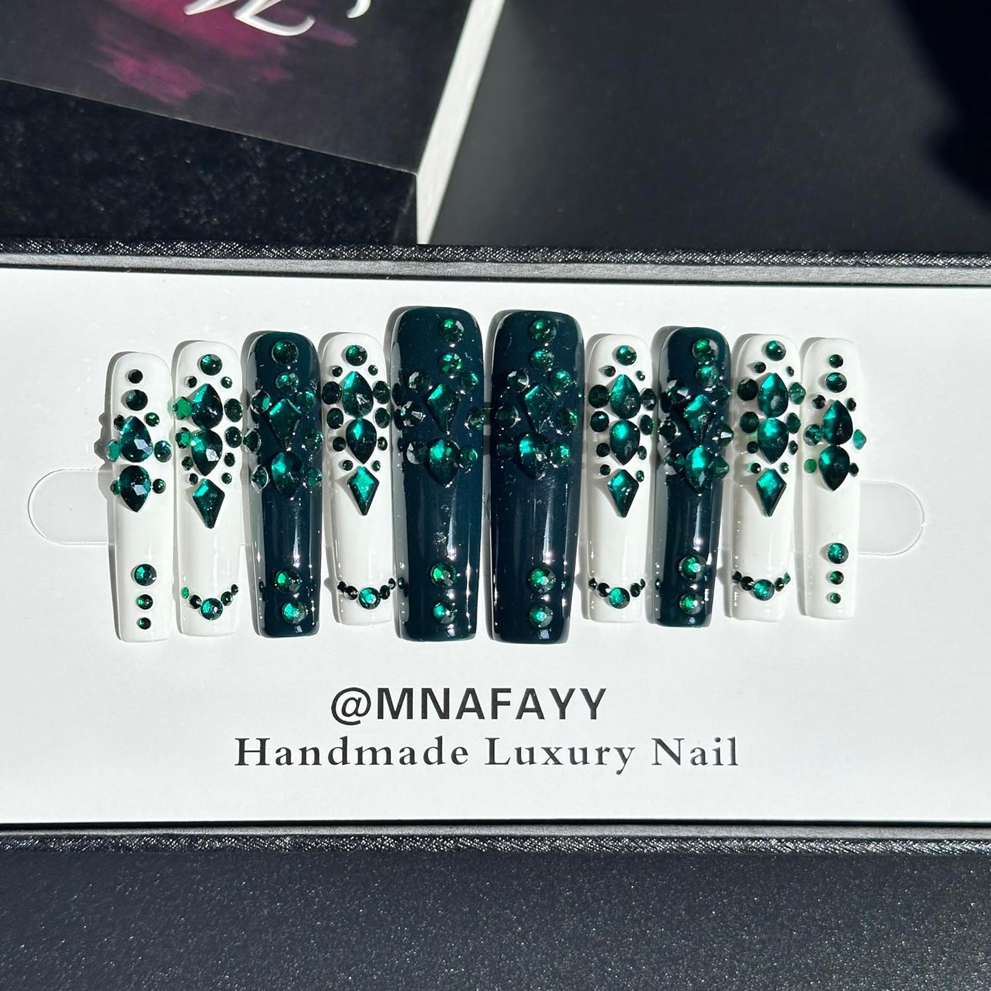 100% Handmade Nails 3D Rhinestone Crystal Extra Long Press On Nails Full Cover Luxury Gorgeous Reusable UV Finished Fake False Nails Acrylic Nail Kit With Box Gifts for Women Black White S