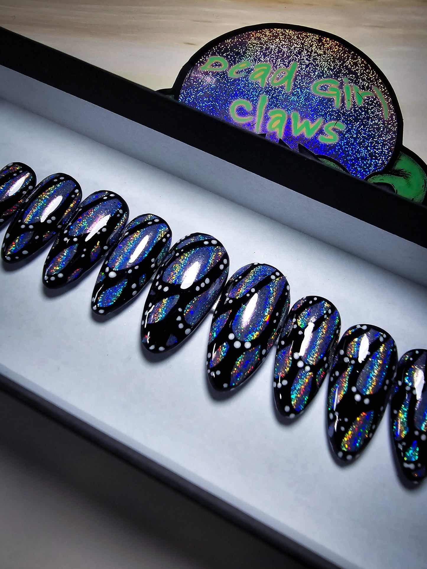 Vivid Beauty Press on Nail Set