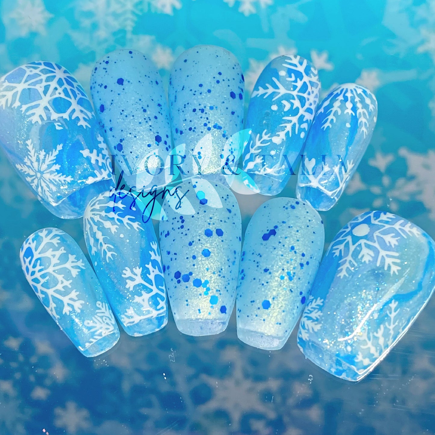 Walking in a Winter Wonderland Press on Gel Nails ($CAD)