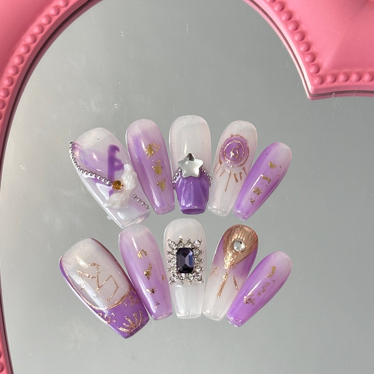 12 star sign press-on nails / Cancer